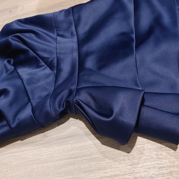 Elegant Navy Mini Dress - Picture 5 of 6